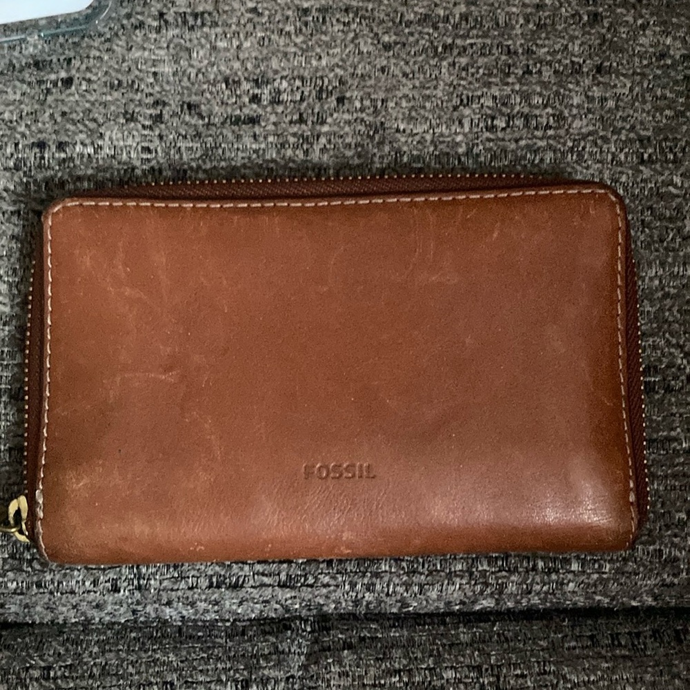 Genuine leather fossil wallet 6” x 4”